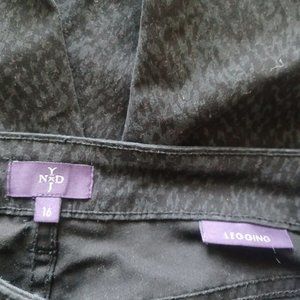 NYDJ SZ 16 Black Snake Python Print Legging Jeans Dressy Office Casual